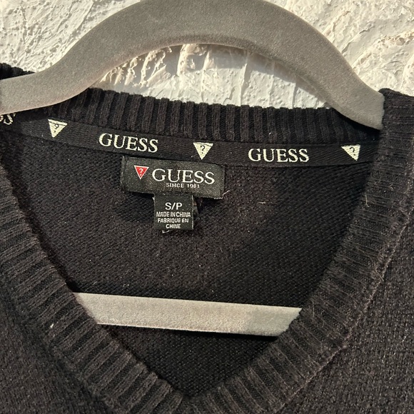 Guess Logo Pullover Navy Blue Knit V-Neck sweater size small - Picture 2 of 5